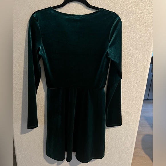 Emerald Green Velvet Dress - Picture 2 of 4